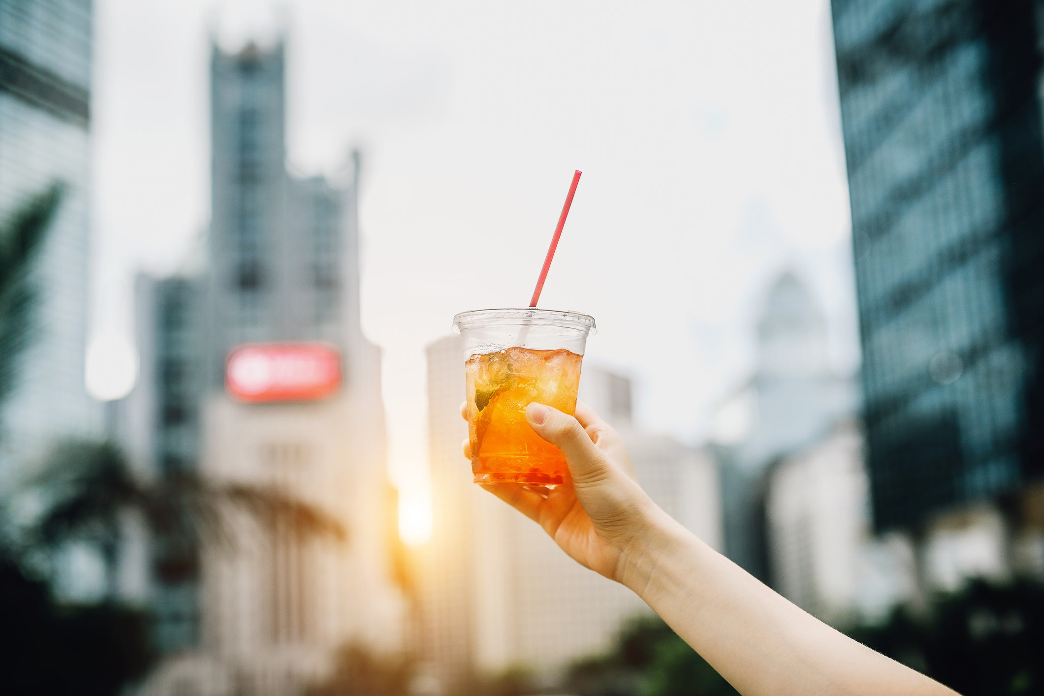 Es Teh dalam cangkir