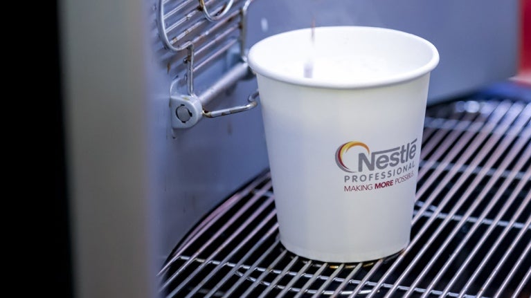 Gelas Nestle Professional di Mesin Minuman Otomatis