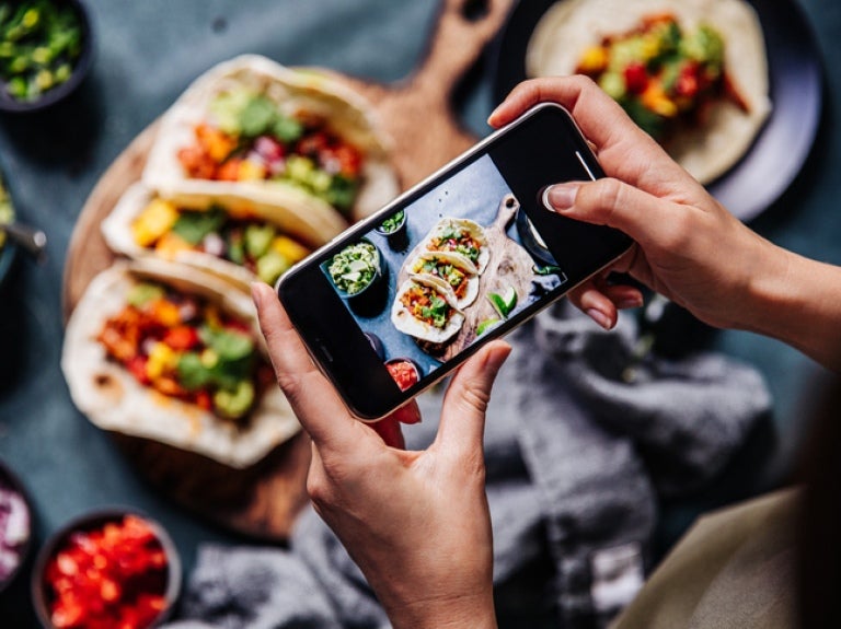 Ide Bisnis Makanan Kekinian yang Terbukti Laris Manis